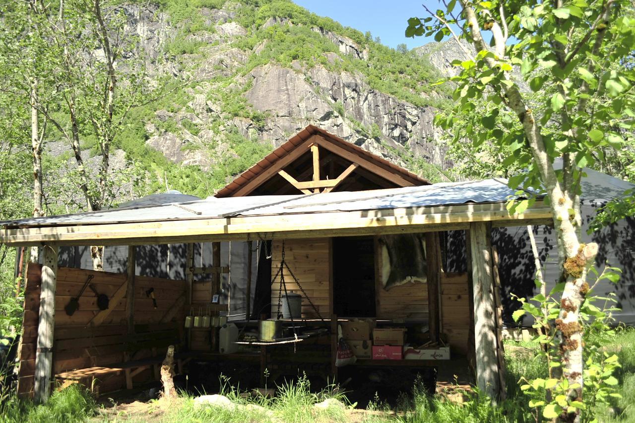 Hardanger Basecamp Hostel Osa Bagian luar foto