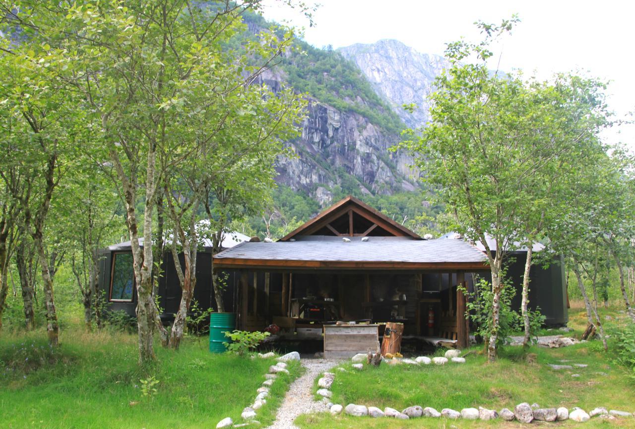 Hardanger Basecamp Hostel Osa Bagian luar foto